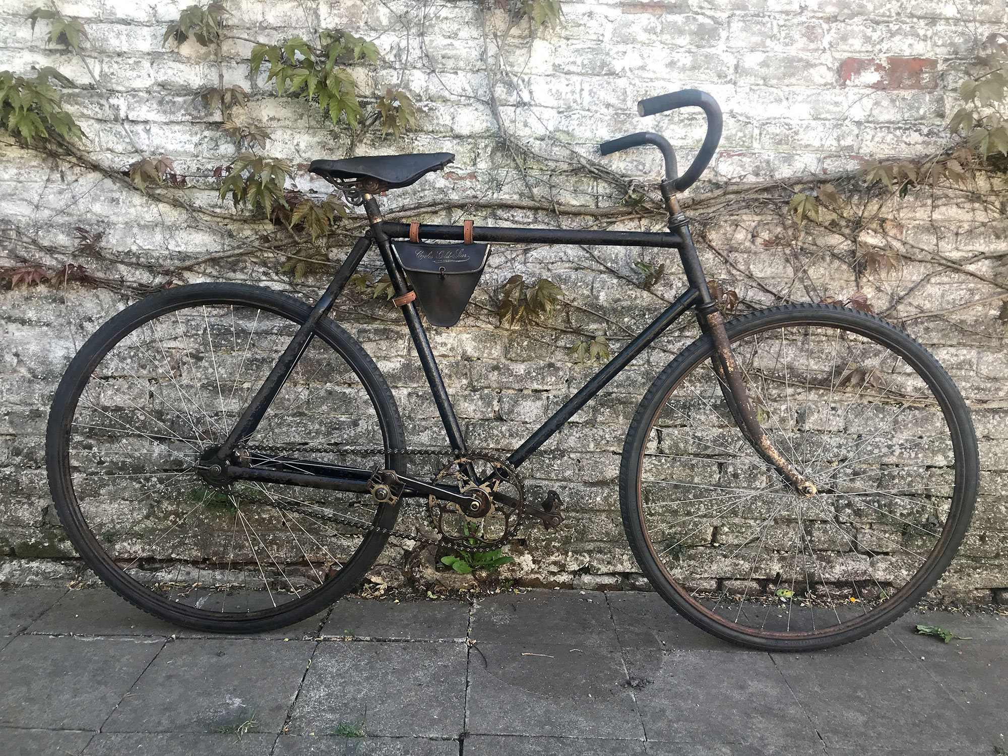 Gold star, vintage bicycle, tumbleweed cycle