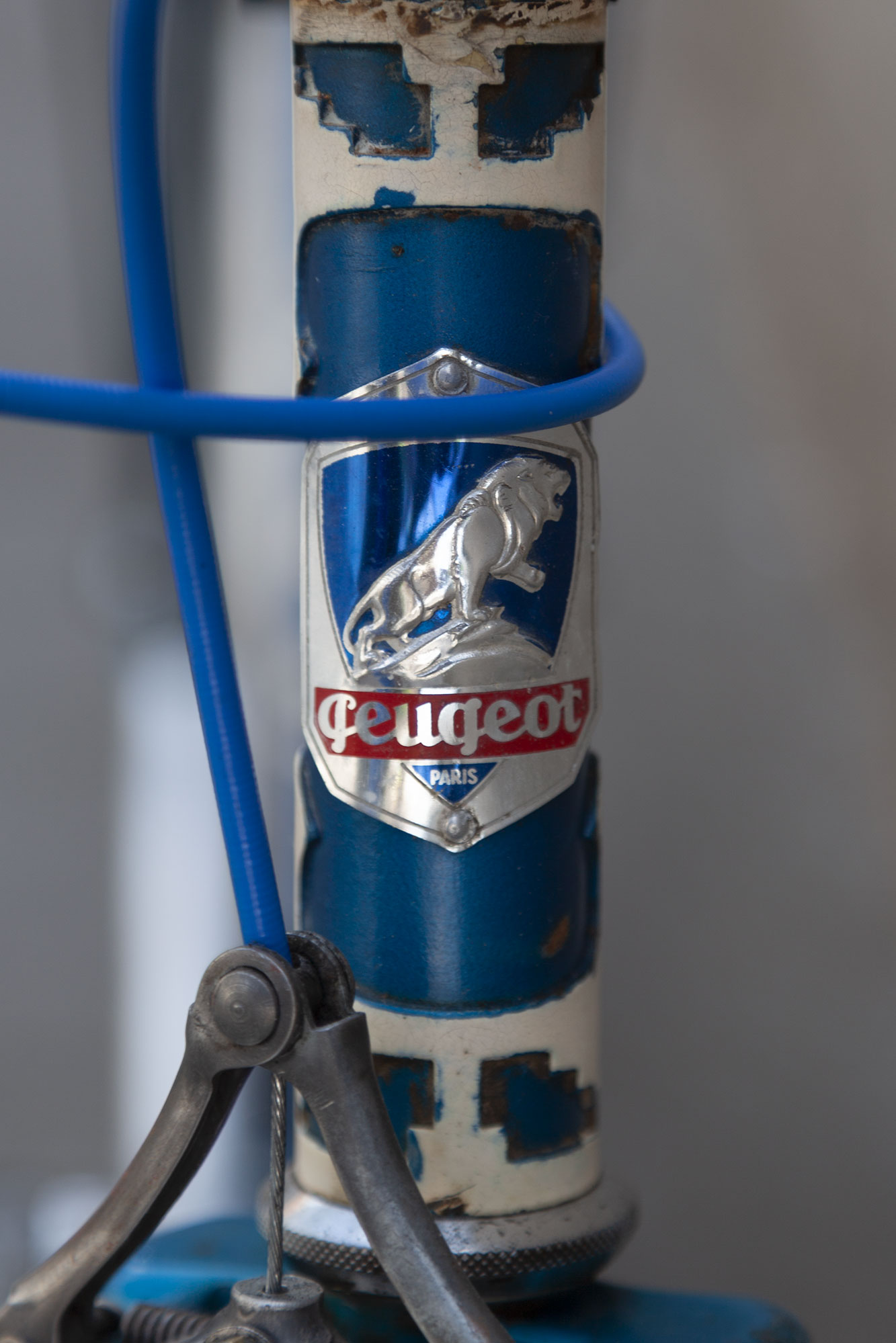Peugeot de ville bleu années 50